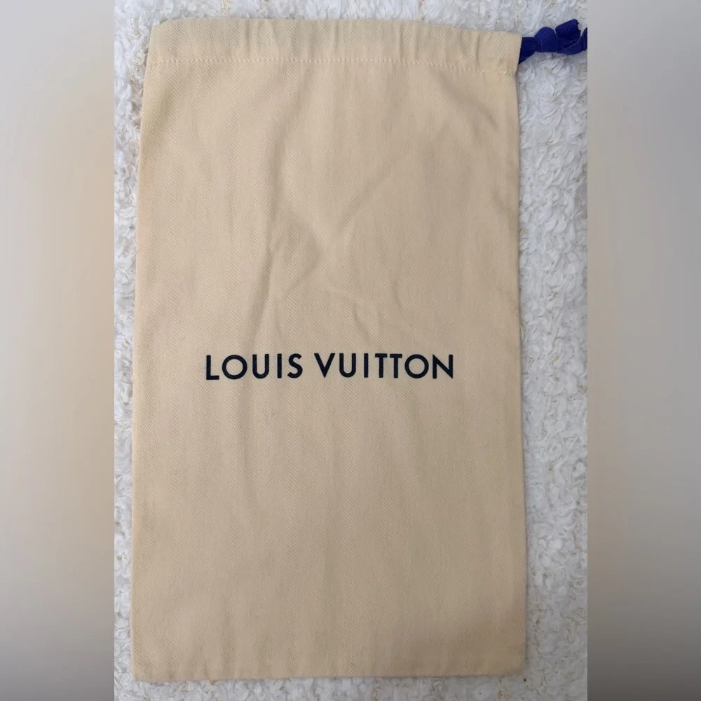 Louis Vuitton chic louis